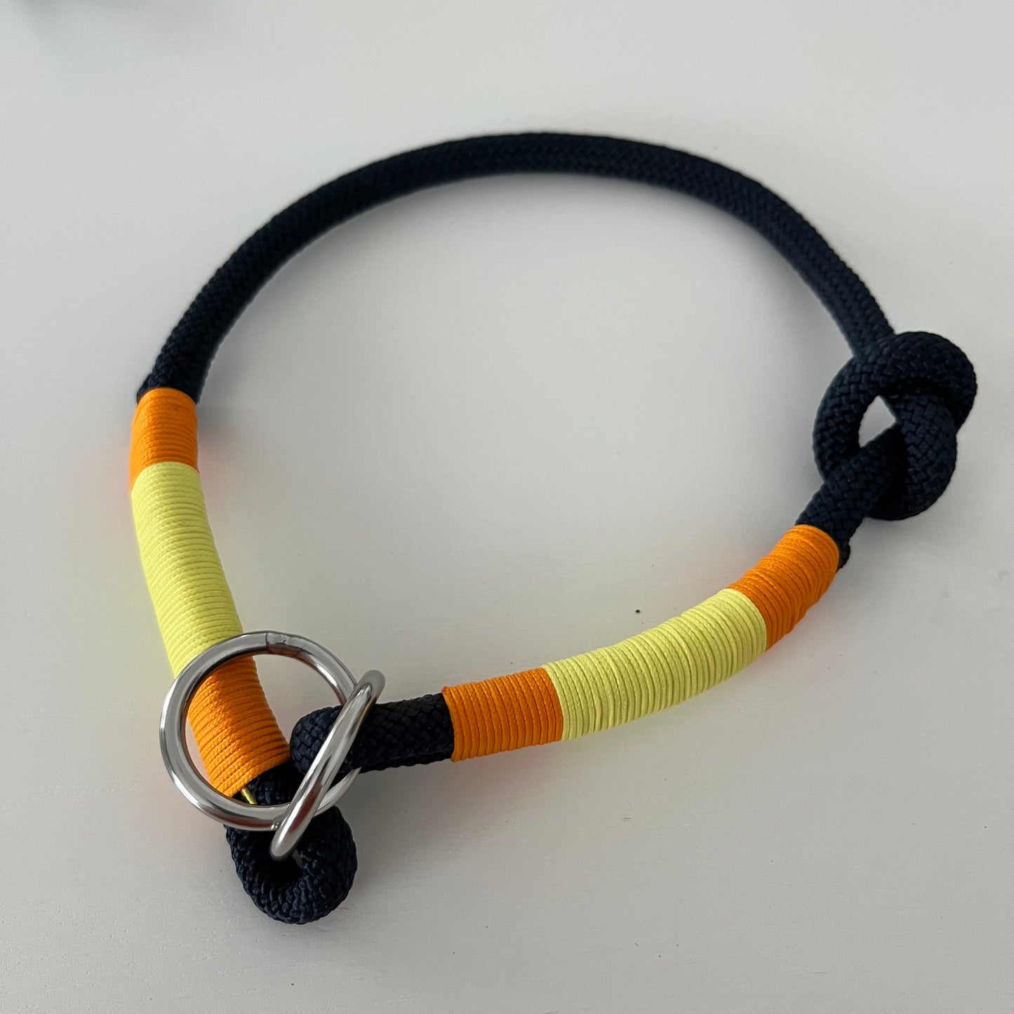 Wunderschönes Set Retriever Halsband und Leine, tiefseeblau, orange, gelb Gr.M Einzelstück