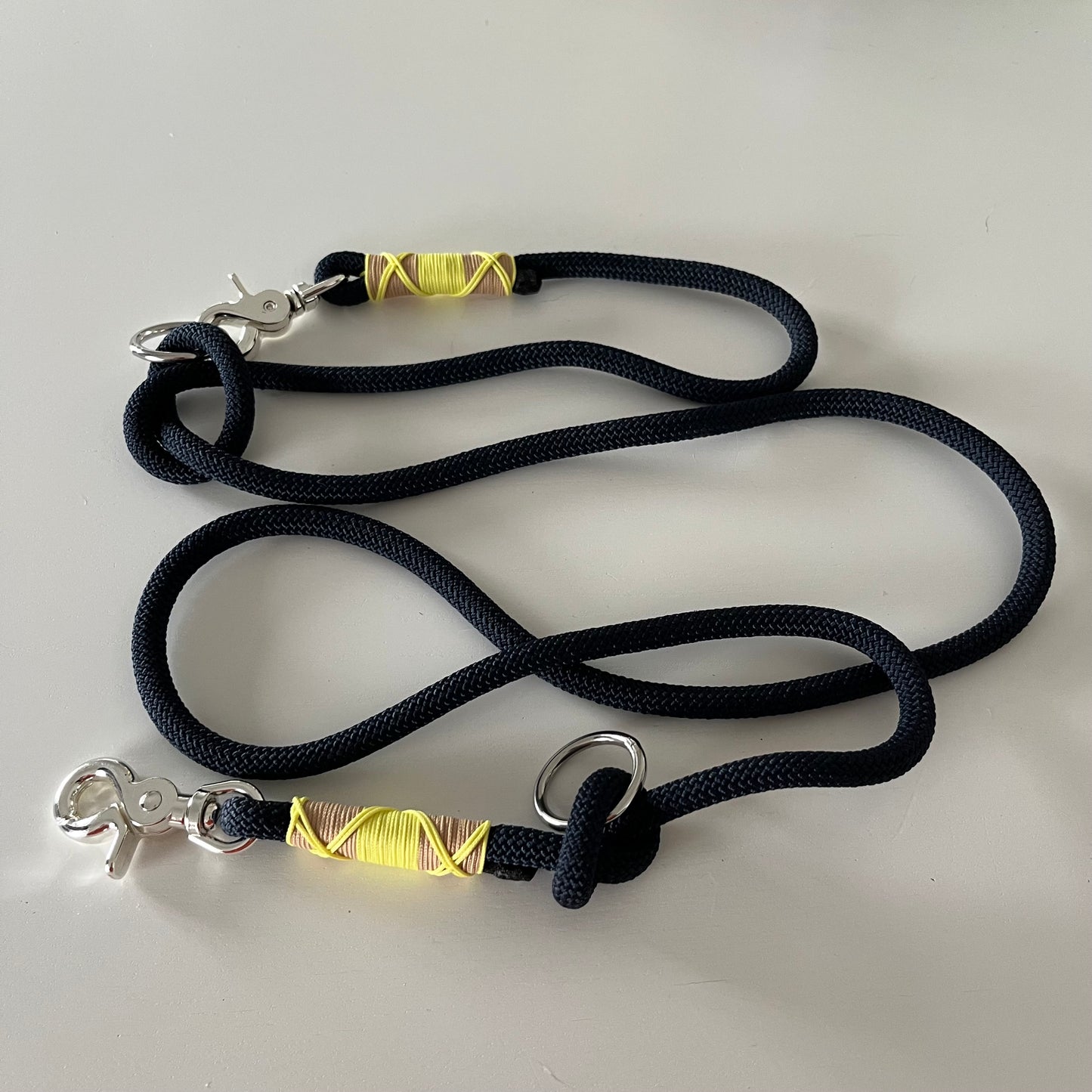 Wunderschönes Set Retriever Halsband und Leine, tiefseeblau, gelb, sand Gr.M Einzelstück
