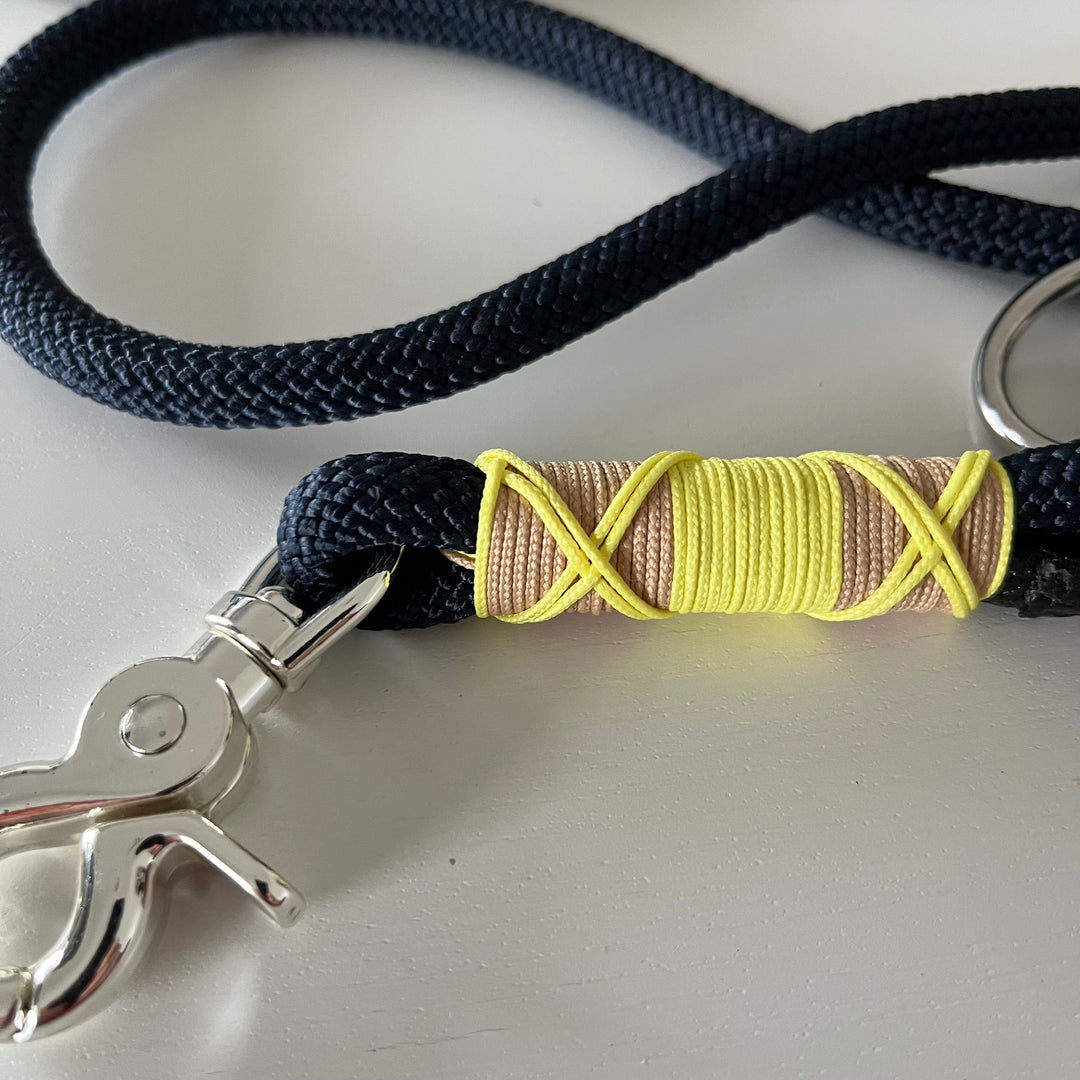 Wunderschönes Set Retriever Halsband und Leine, tiefseeblau, gelb, sand Gr.M Einzelstück