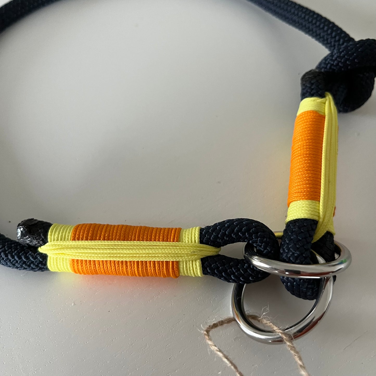 Wunderschönes Set Retriever Halsband und Leine, tiefseeblau,  Muster gelb, orange Gr.L Einzelstück